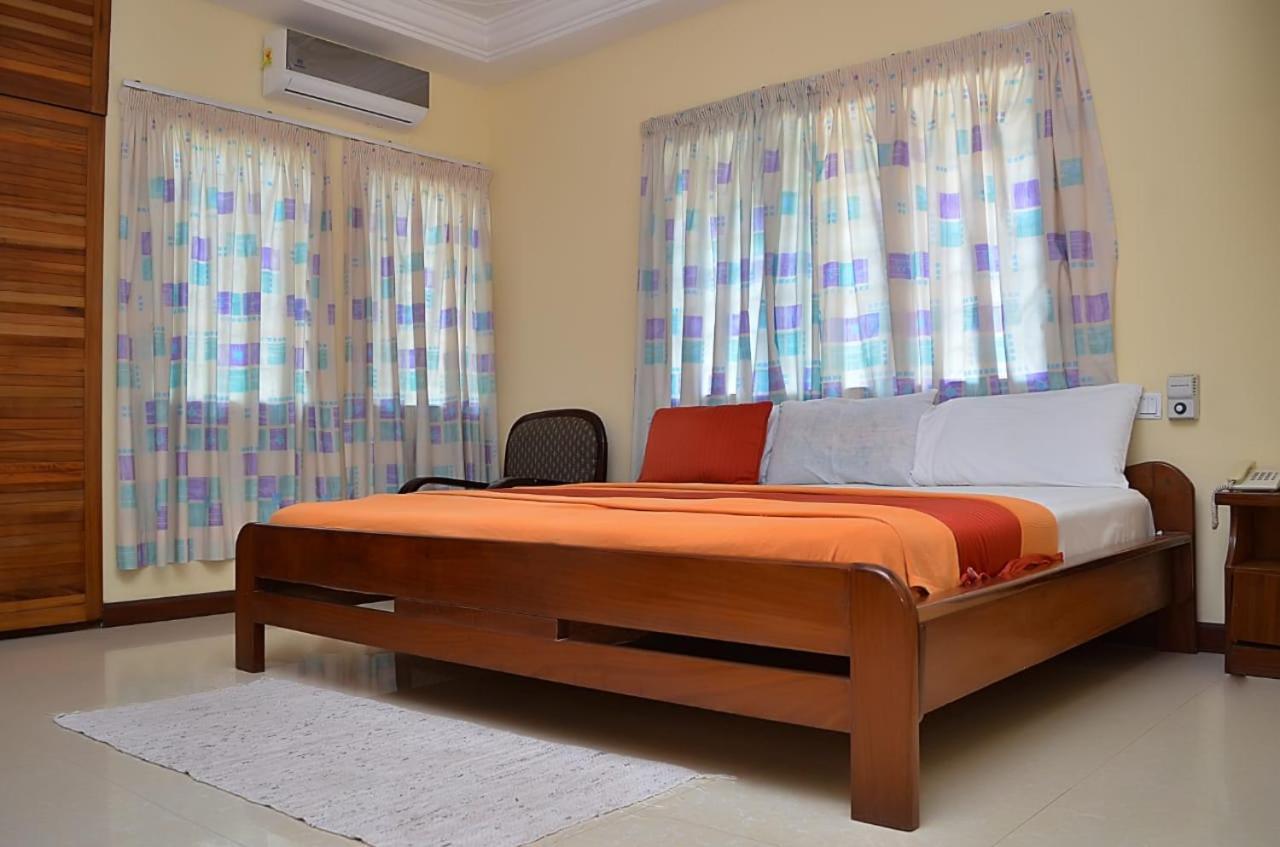 Hotel Loreto Cape Coast Exteriér fotografie